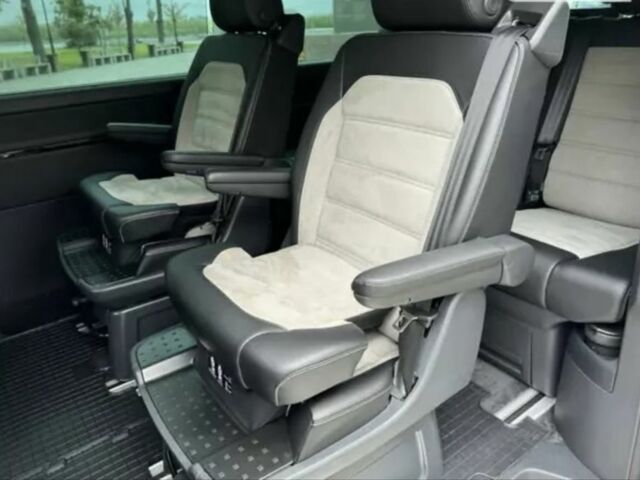 Белый Фольксваген Мультиван, объемом двигателя 2 л и пробегом 200 тыс. км за 43000 $, фото 13 на Automoto.ua