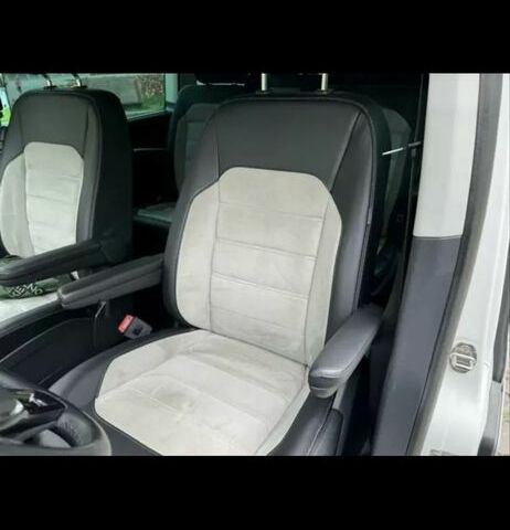 Белый Фольксваген Мультиван, объемом двигателя 2 л и пробегом 200 тыс. км за 43000 $, фото 14 на Automoto.ua