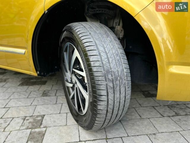 Білий Фольксваген Мультиван, об'ємом двигуна 2 л та пробігом 150 тис. км за 42999 $, фото 70 на Automoto.ua