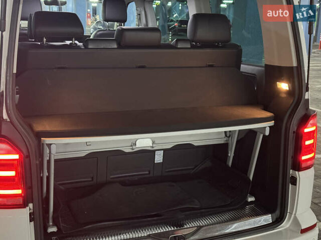 Белый Фольксваген Мультиван, объемом двигателя 2 л и пробегом 204 тыс. км за 42700 $, фото 21 на Automoto.ua