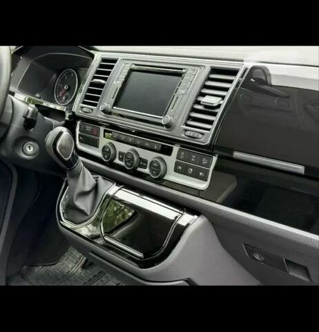 Белый Фольксваген Мультиван, объемом двигателя 2 л и пробегом 200 тыс. км за 43000 $, фото 17 на Automoto.ua