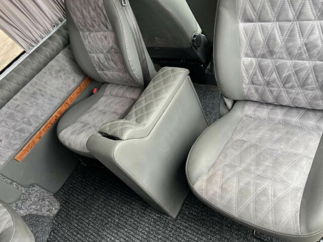 Білий Фольксваген Мультиван, об'ємом двигуна 2 л та пробігом 77 тис. км за 28500 $, фото 11 на Automoto.ua