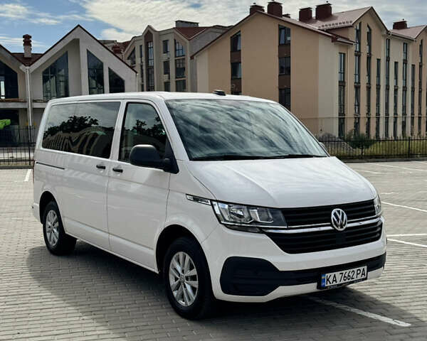 Білий Фольксваген Мультиван, об'ємом двигуна 1.97 л та пробігом 142 тис. км за 46300 $, фото 1 на Automoto.ua