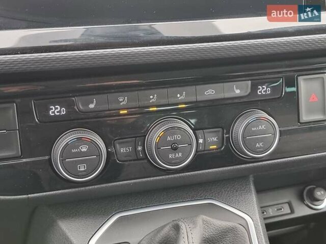 Білий Фольксваген Мультиван, об'ємом двигуна 1.97 л та пробігом 228 тис. км за 40900 $, фото 45 на Automoto.ua