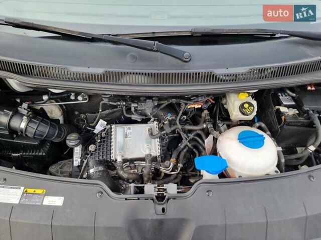 Білий Фольксваген Мультиван, об'ємом двигуна 1.97 л та пробігом 228 тис. км за 40900 $, фото 18 на Automoto.ua