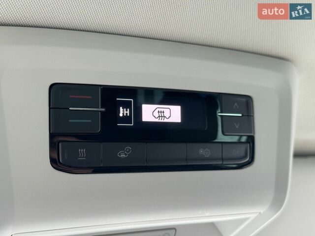 Білий Фольксваген Мультиван, об'ємом двигуна 2 л та пробігом 123 тис. км за 62500 $, фото 25 на Automoto.ua
