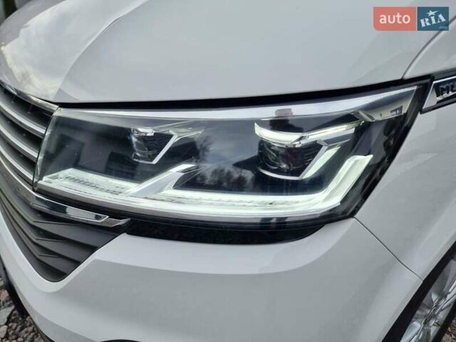 Білий Фольксваген Мультиван, об'ємом двигуна 1.97 л та пробігом 228 тис. км за 40900 $, фото 11 на Automoto.ua