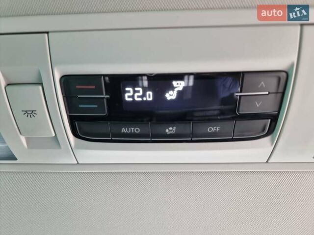 Білий Фольксваген Мультиван, об'ємом двигуна 1.97 л та пробігом 228 тис. км за 40900 $, фото 37 на Automoto.ua