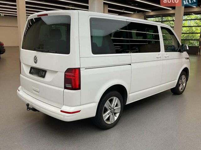 Белый Фольксваген Мультиван, объемом двигателя 1.97 л и пробегом 202 тыс. км за 34990 $, фото 2 на Automoto.ua