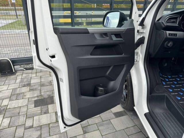 Белый Фольксваген Мультиван, объемом двигателя 2 л и пробегом 115 тыс. км за 65900 $, фото 13 на Automoto.ua