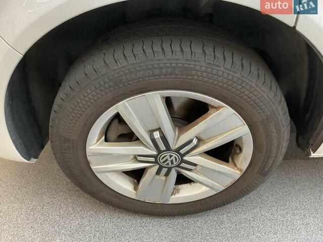 Белый Фольксваген Мультиван, объемом двигателя 1.97 л и пробегом 202 тыс. км за 34990 $, фото 12 на Automoto.ua
