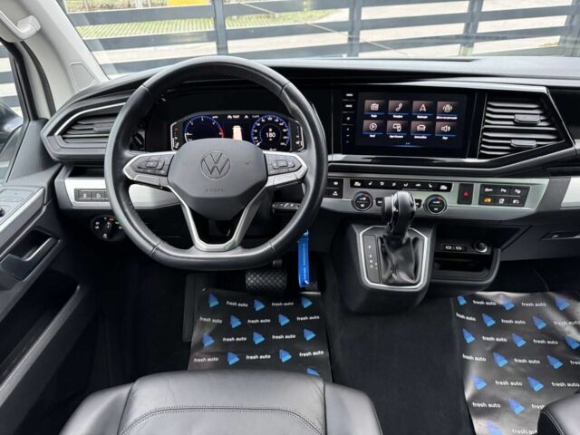 Белый Фольксваген Мультиван, объемом двигателя 2 л и пробегом 115 тыс. км за 65900 $, фото 3 на Automoto.ua