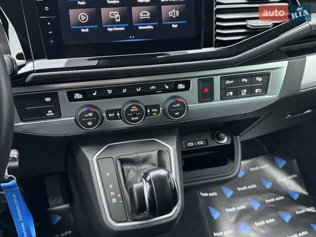 Білий Фольксваген Мультиван, об'ємом двигуна 2 л та пробігом 116 тис. км за 65900 $, фото 24 на Automoto.ua