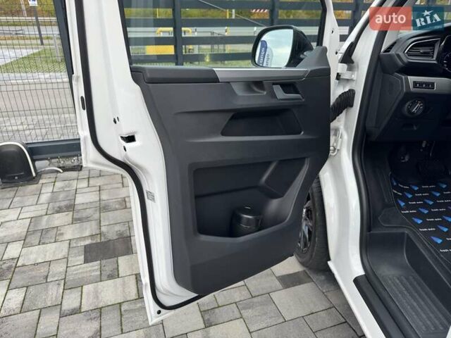 Білий Фольксваген Мультиван, об'ємом двигуна 2 л та пробігом 116 тис. км за 65900 $, фото 13 на Automoto.ua