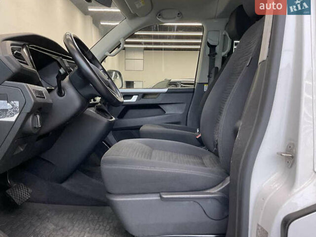 Белый Фольксваген Мультиван, объемом двигателя 1.97 л и пробегом 202 тыс. км за 34990 $, фото 4 на Automoto.ua