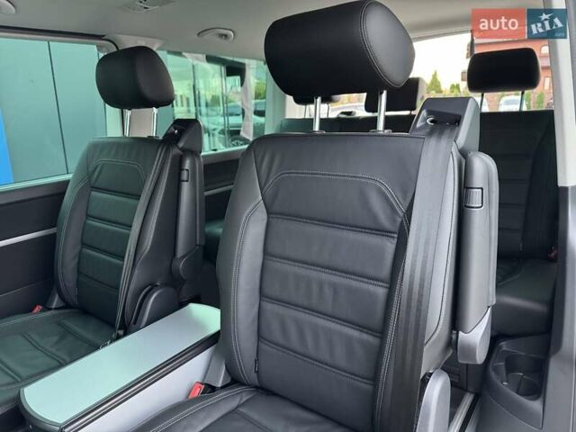 Білий Фольксваген Мультиван, об'ємом двигуна 2 л та пробігом 116 тис. км за 65900 $, фото 26 на Automoto.ua