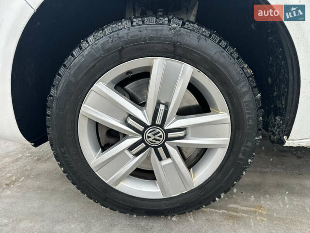 Белый Фольксваген Мультиван, объемом двигателя 1.97 л и пробегом 210 тыс. км за 45500 $, фото 20 на Automoto.ua