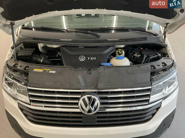 Белый Фольксваген Мультиван, объемом двигателя 1.97 л и пробегом 202 тыс. км за 34990 $, фото 8 на Automoto.ua