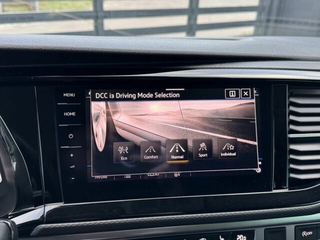 Белый Фольксваген Мультиван, объемом двигателя 2 л и пробегом 115 тыс. км за 65900 $, фото 20 на Automoto.ua