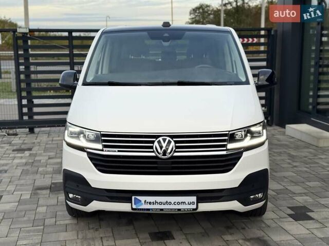 Білий Фольксваген Мультиван, об'ємом двигуна 2 л та пробігом 116 тис. км за 65900 $, фото 1 на Automoto.ua