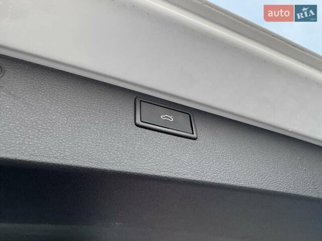 Білий Фольксваген Мультиван, об'ємом двигуна 2 л та пробігом 116 тис. км за 65900 $, фото 30 на Automoto.ua