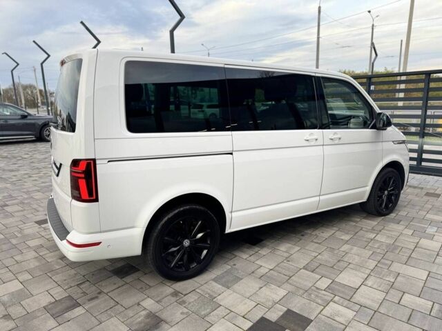 Белый Фольксваген Мультиван, объемом двигателя 2 л и пробегом 115 тыс. км за 65900 $, фото 2 на Automoto.ua