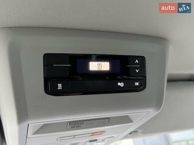 Білий Фольксваген Мультиван, об'ємом двигуна 2 л та пробігом 116 тис. км за 65900 $, фото 34 на Automoto.ua