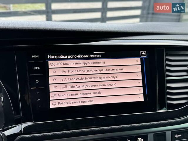 Білий Фольксваген Мультиван, об'ємом двигуна 2 л та пробігом 116 тис. км за 65900 $, фото 22 на Automoto.ua