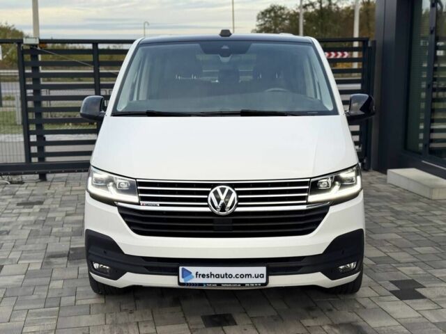 Белый Фольксваген Мультиван, объемом двигателя 2 л и пробегом 115 тыс. км за 65900 $, фото 1 на Automoto.ua