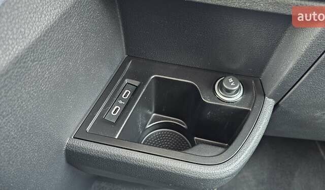 Белый Фольксваген Мультиван, объемом двигателя 1.97 л и пробегом 164 тыс. км за 45777 $, фото 88 на Automoto.ua