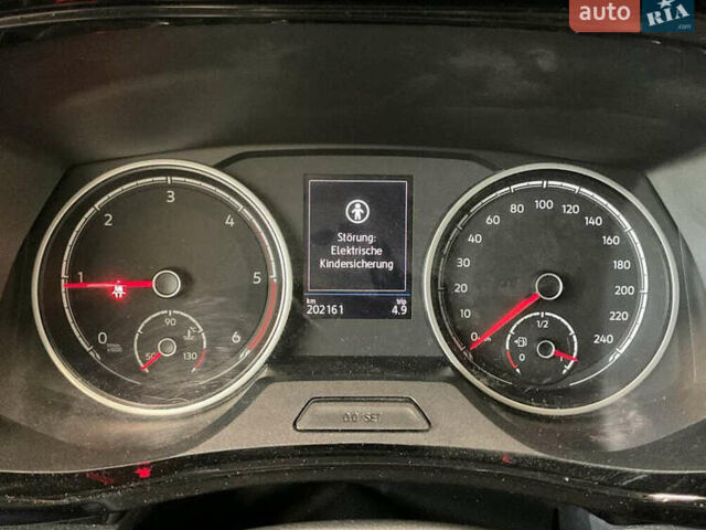 Белый Фольксваген Мультиван, объемом двигателя 1.97 л и пробегом 202 тыс. км за 34990 $, фото 7 на Automoto.ua