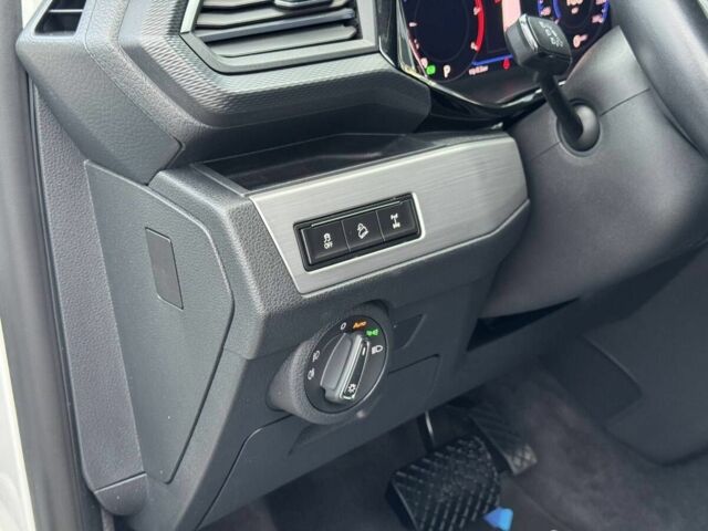 Белый Фольксваген Мультиван, объемом двигателя 2 л и пробегом 115 тыс. км за 65900 $, фото 15 на Automoto.ua