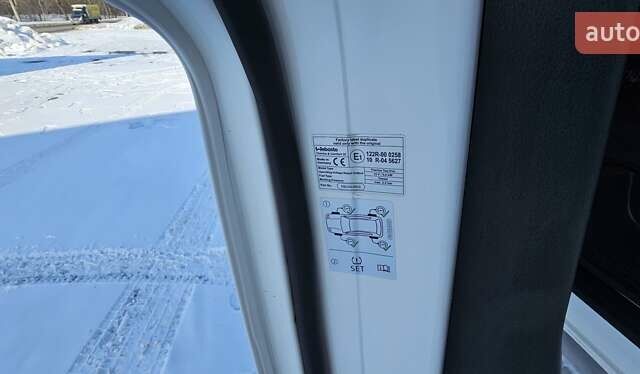 Белый Фольксваген Мультиван, объемом двигателя 1.97 л и пробегом 164 тыс. км за 45777 $, фото 57 на Automoto.ua