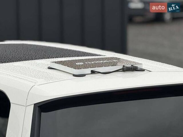 Белый Фольксваген Мультиван, объемом двигателя 2 л и пробегом 97 тыс. км за 67900 $, фото 12 на Automoto.ua