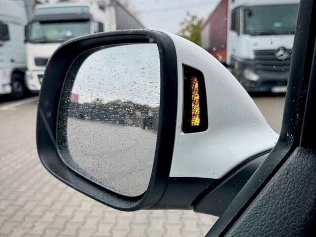 Білий Фольксваген Мультиван, об'ємом двигуна 2 л та пробігом 172 тис. км за 51900 $, фото 18 на Automoto.ua