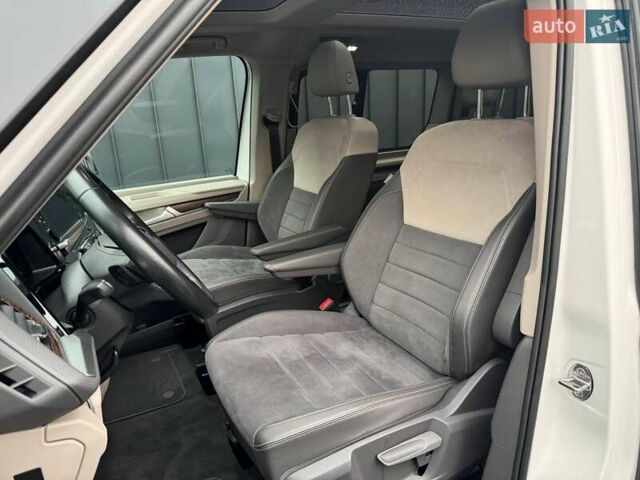 Белый Фольксваген Мультиван, объемом двигателя 2 л и пробегом 97 тыс. км за 67900 $, фото 16 на Automoto.ua