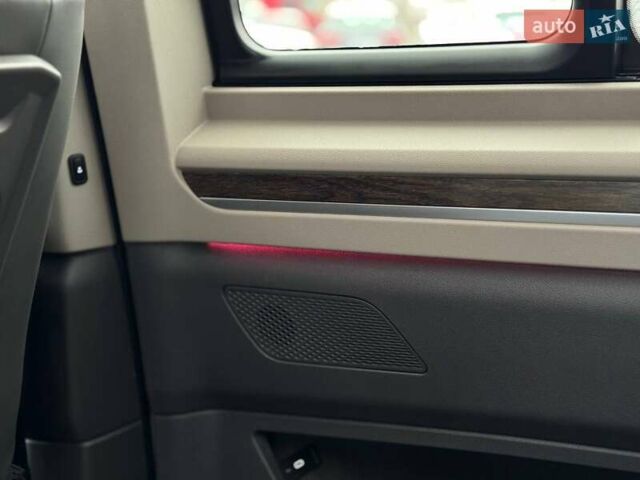 Белый Фольксваген Мультиван, объемом двигателя 2 л и пробегом 97 тыс. км за 67900 $, фото 28 на Automoto.ua