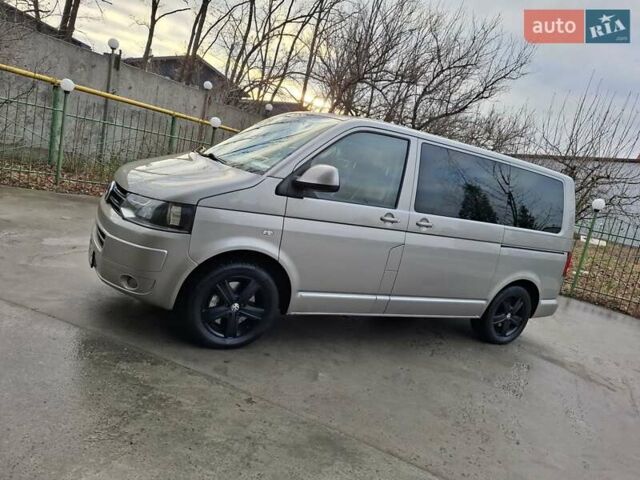 Бежевый Фольксваген Мультиван, объемом двигателя 2 л и пробегом 307 тыс. км за 19000 $, фото 1 на Automoto.ua