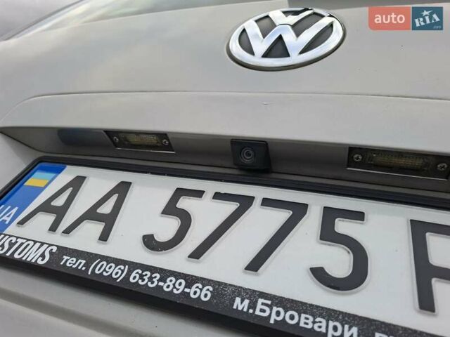 Бежевый Фольксваген Мультиван, объемом двигателя 2 л и пробегом 307 тыс. км за 19000 $, фото 14 на Automoto.ua