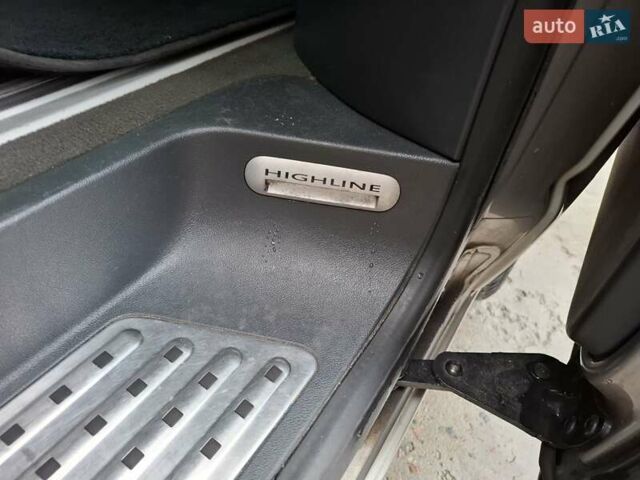 Бежевый Фольксваген Мультиван, объемом двигателя 2 л и пробегом 307 тыс. км за 19000 $, фото 33 на Automoto.ua