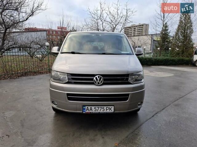 Бежевый Фольксваген Мультиван, объемом двигателя 2 л и пробегом 307 тыс. км за 19000 $, фото 2 на Automoto.ua