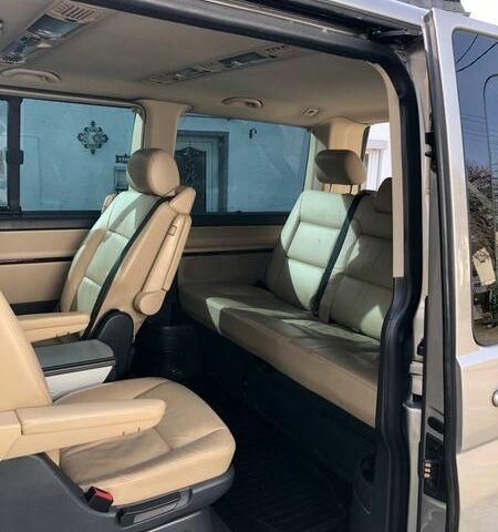 Бежевый Фольксваген Мультиван, объемом двигателя 1.97 л и пробегом 236 тыс. км за 21000 $, фото 17 на Automoto.ua