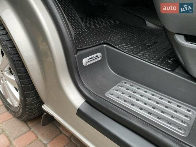 Бежевий Фольксваген Мультиван, об'ємом двигуна 1.98 л та пробігом 206 тис. км за 28500 $, фото 11 на Automoto.ua