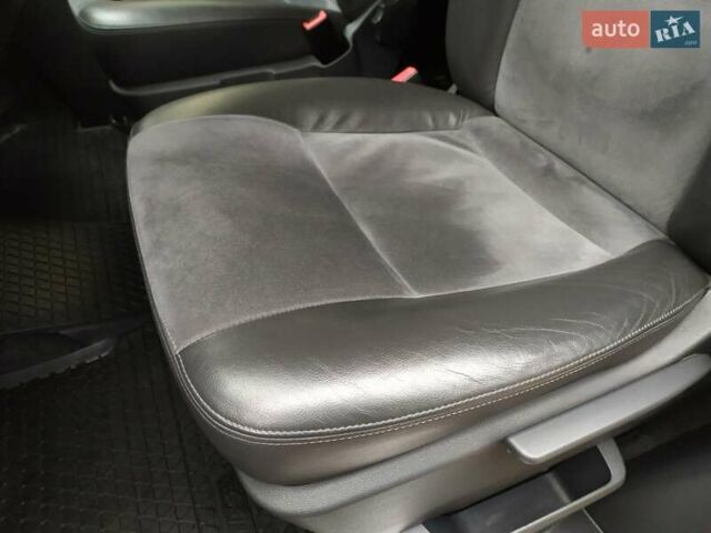 Бежевий Фольксваген Мультиван, об'ємом двигуна 1.98 л та пробігом 206 тис. км за 28500 $, фото 77 на Automoto.ua