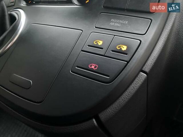 Бежевий Фольксваген Мультиван, об'ємом двигуна 1.98 л та пробігом 206 тис. км за 28500 $, фото 42 на Automoto.ua