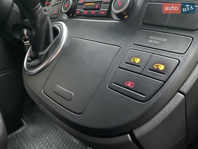 Бежевий Фольксваген Мультиван, об'ємом двигуна 1.98 л та пробігом 206 тис. км за 28500 $, фото 43 на Automoto.ua