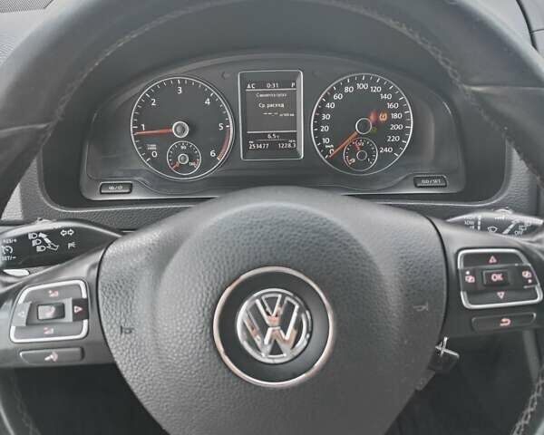 Бежевый Фольксваген Мультиван, объемом двигателя 1.97 л и пробегом 253 тыс. км за 23200 $, фото 25 на Automoto.ua