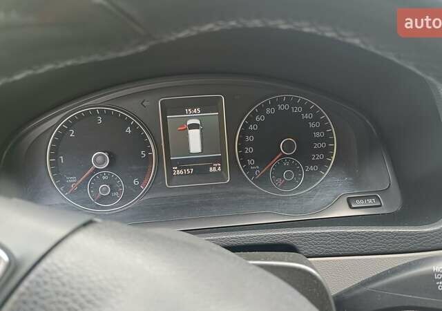 Бежевый Фольксваген Мультиван, объемом двигателя 1.97 л и пробегом 287 тыс. км за 24500 $, фото 11 на Automoto.ua