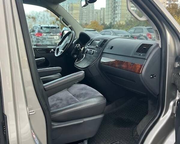 Фольксваген Мультиван 2013 в Киеве на Automoto.ua Бежевый Фольксваген Мультиван, объемом двигателя 1.97 л и пробегом 206 тыс. км за 25000 $, фото 13 на Automoto.ua