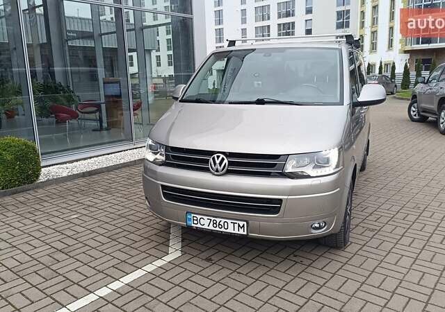Бежевый Фольксваген Мультиван, объемом двигателя 1.97 л и пробегом 287 тыс. км за 24500 $, фото 1 на Automoto.ua